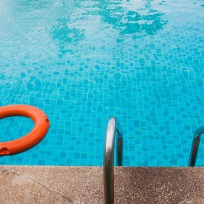 como comprobar la calidad del agua de la piscina