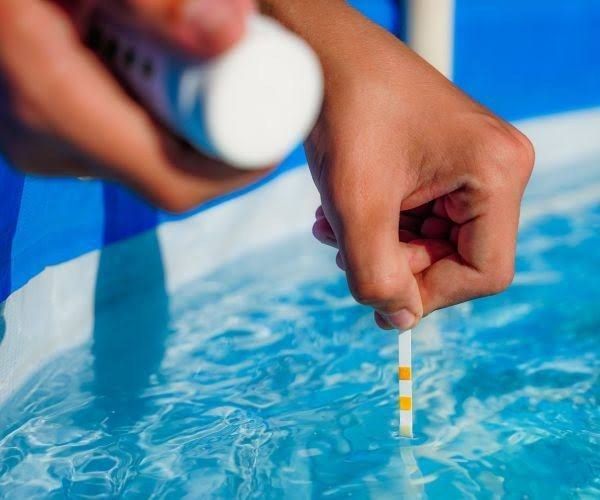 agua turbia piscina